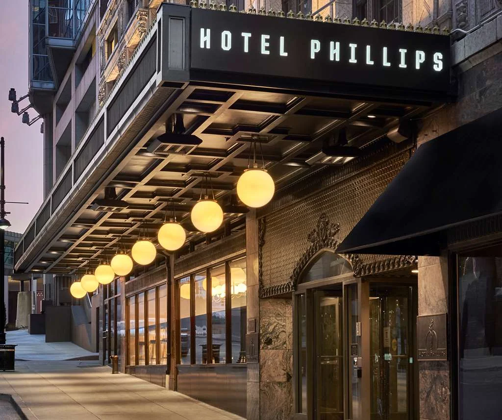 Hotel Phillips exterior
